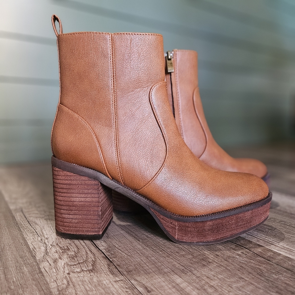 House of Harlow 1960 Platform Festival Brown Heeled Boots